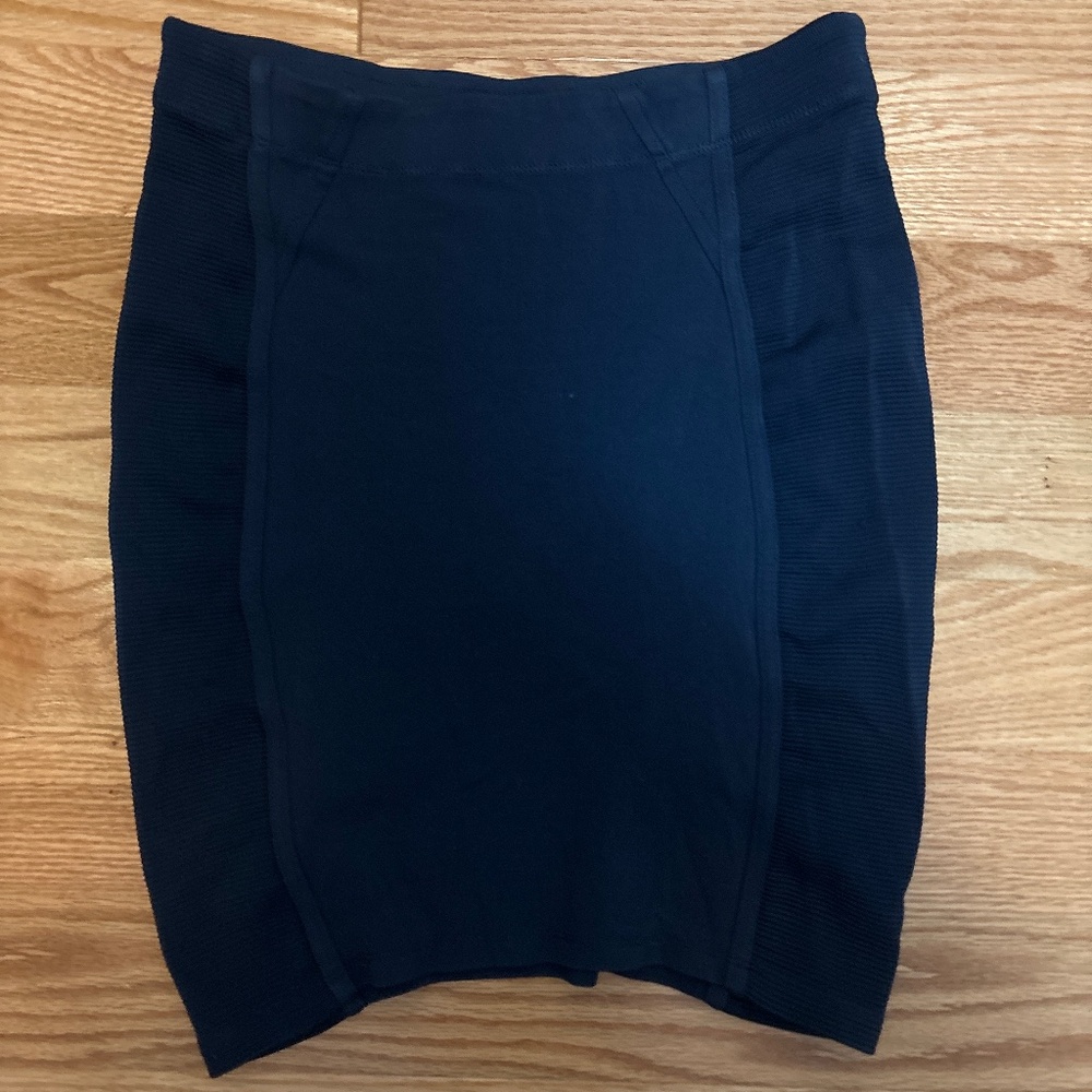 BCBG MAXAZRIA NAVY BANDAGE SKIRT